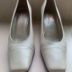 Roberto Solid Leather Pump with Square Toe and Block Heel Pearl Size 7